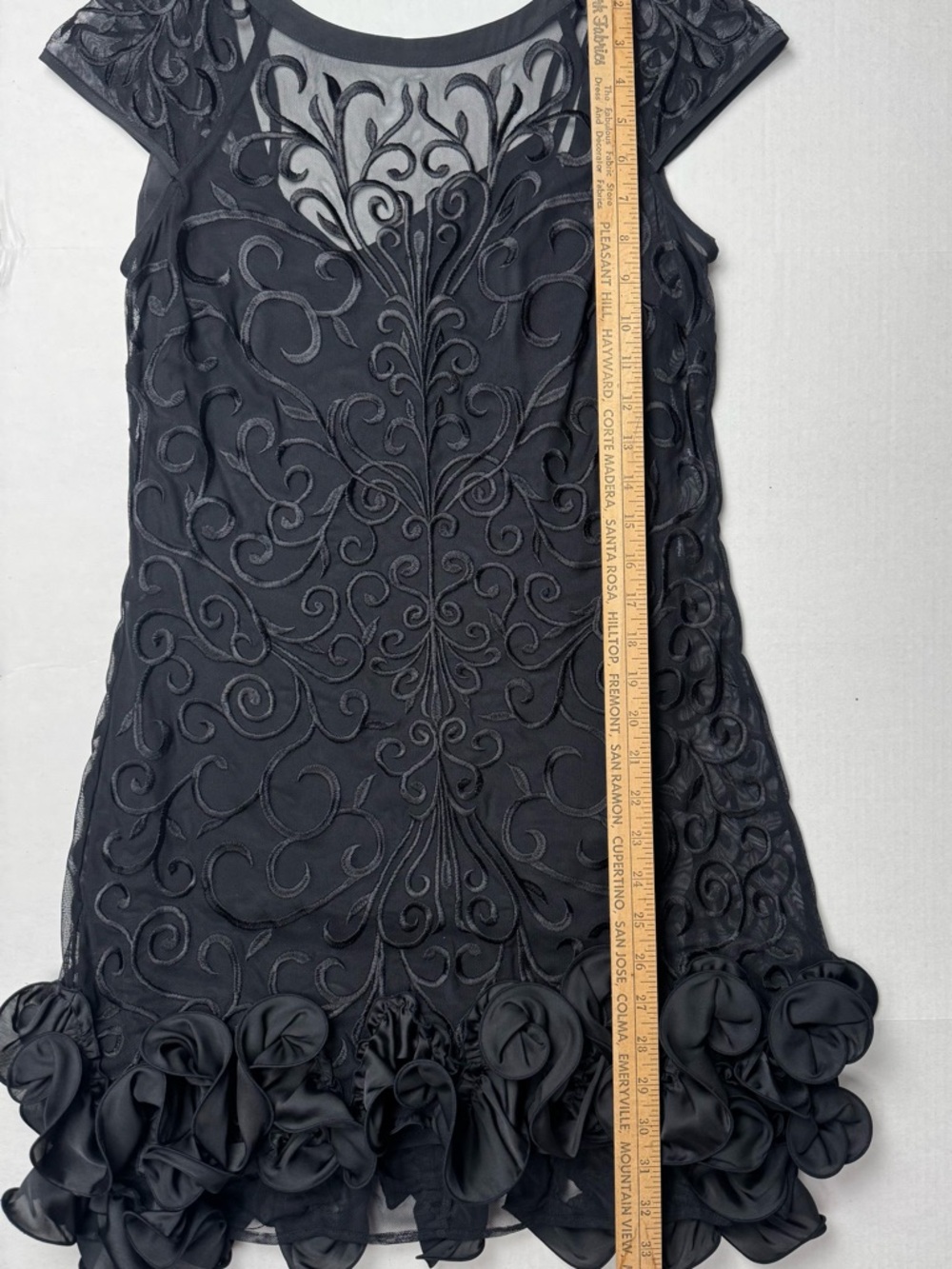 GUESS Black Embroidered Cap-Sleeve Mini Dress Women’s Size 4 - Picture 13 of 16